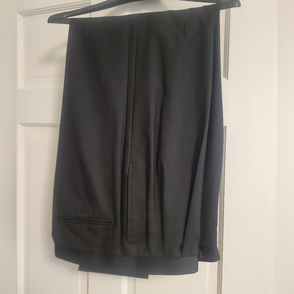 Tuxedo Suit Black - Picture 4 of 4